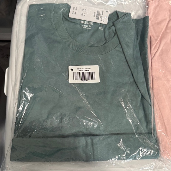 Hollister Shirt Bundle - Picture 2 of 3